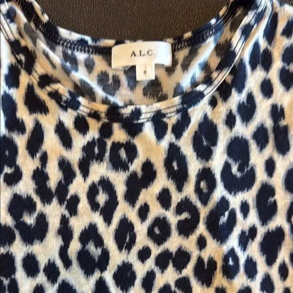 A.L.C. Women's  Leopard Print Short Sleeve Top slightly Cropped size Small - Picture 5 of 8
